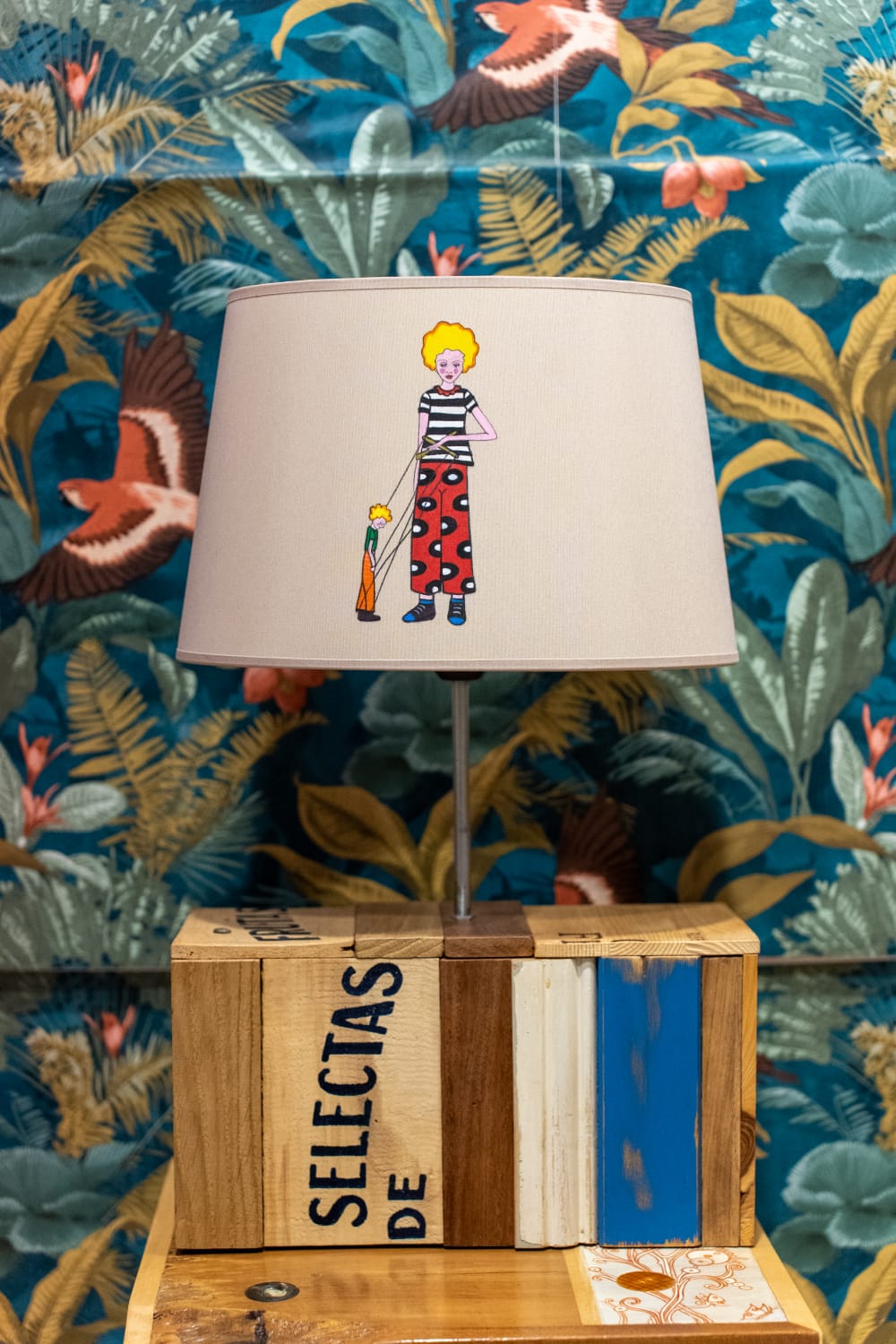 Lampade artigianali realizzate con legno di recupero Il Burattinaio e le Marionette - immagine 7
